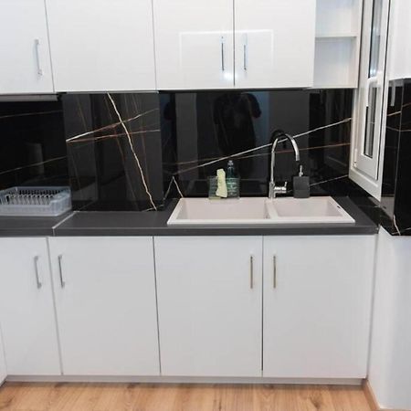 Renovated Spacious Flat 7Min To Subway Station- Athene Buitenkant foto