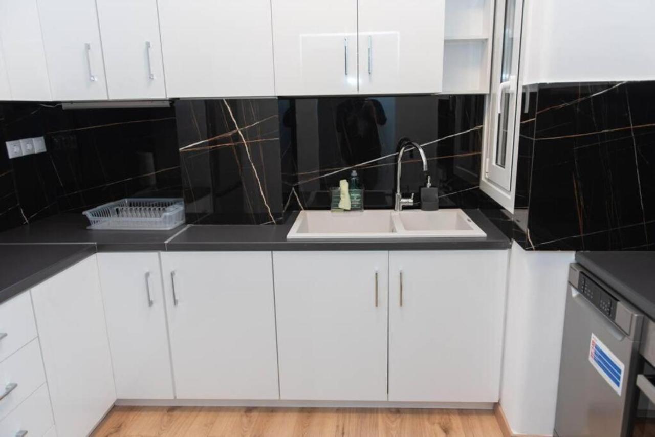 Renovated Spacious Flat 7Min To Subway Station- Athene Buitenkant foto