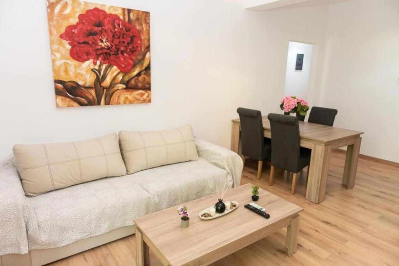Renovated Spacious Flat 7Min To Subway Station- Athene Buitenkant foto