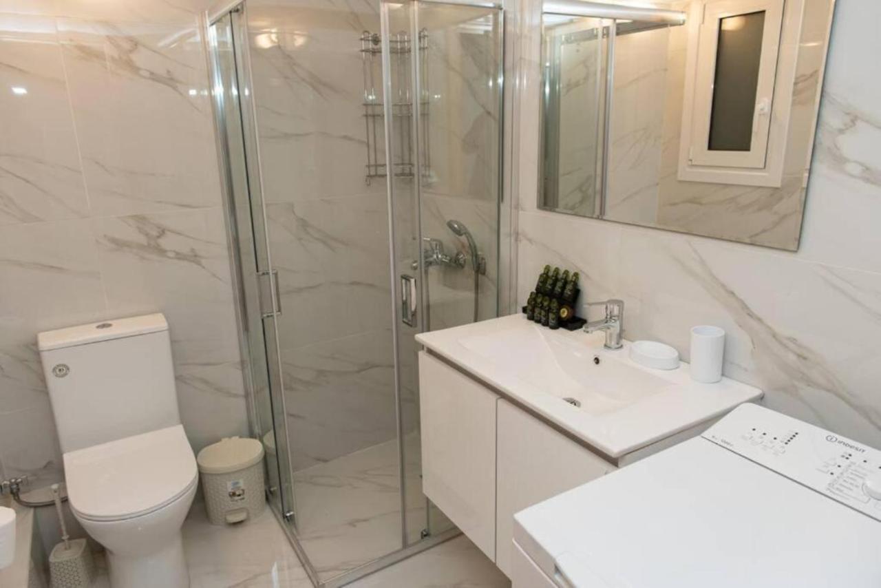Renovated Spacious Flat 7Min To Subway Station- Athene Buitenkant foto