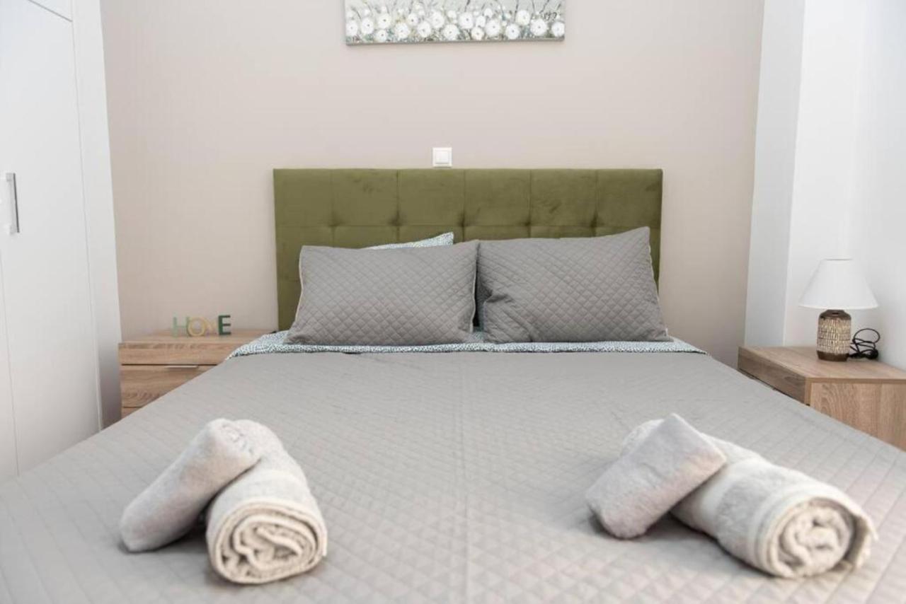 Renovated Spacious Flat 7Min To Subway Station- Athene Buitenkant foto